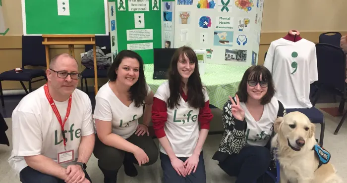 De jeunes leaders du Réseau d’actions communautaires YMCA remercient des travailleurs de première ligne grâce à un projet de bénévolat spécial