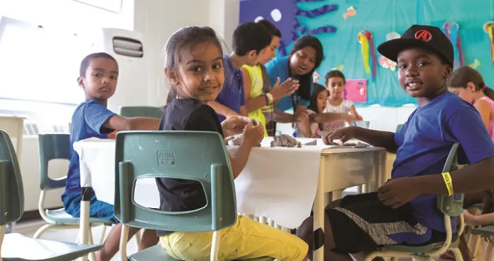 Keep your kids busy with this outdoor expedition/art project duo!